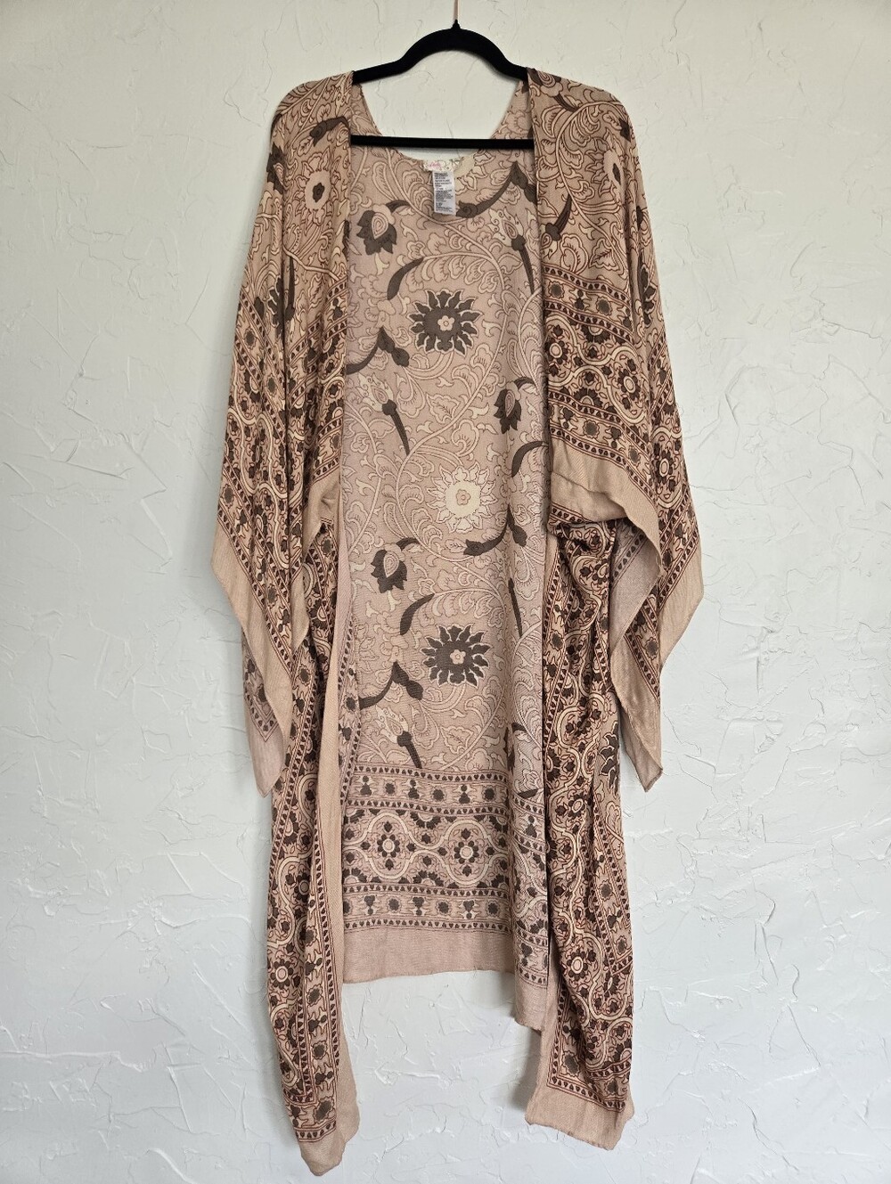 Free People Tan and Blush Paisley Kimono - Picture 4 of 11